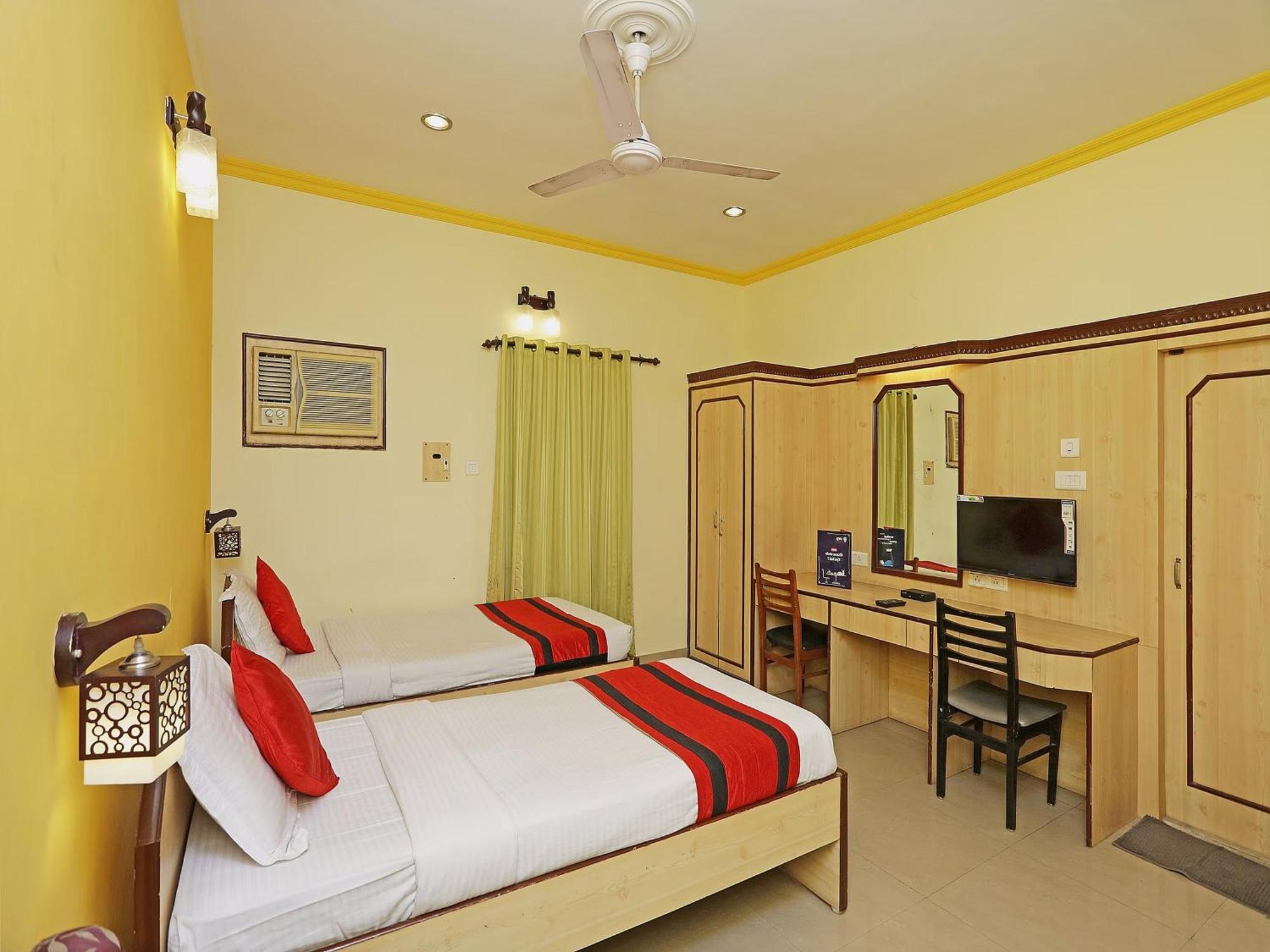 Homely Raj Calcutta Buitenkant foto