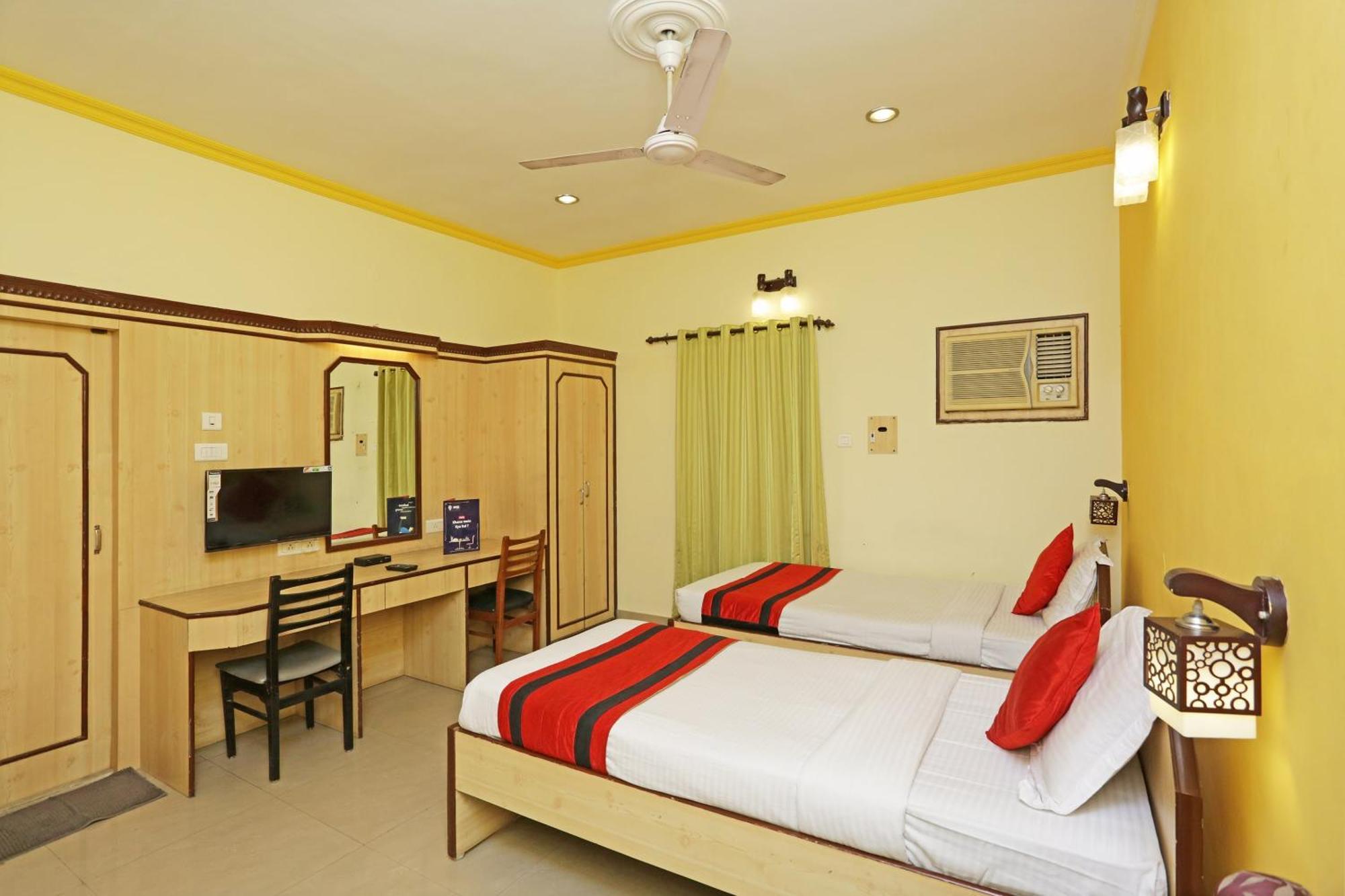 Homely Raj Calcutta Buitenkant foto